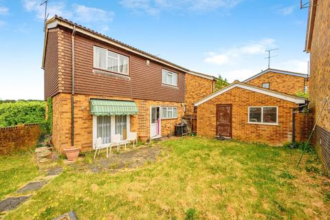 3 bedroom detached house for sale, Shanklin Close, Luton