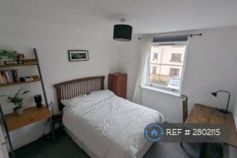 2 bedroom flat to rent, Dalgety Road, Edinburgh, EH7