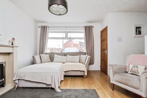 3 bedroom semi-detached house for sale, Tiverton Close, Kingswinford