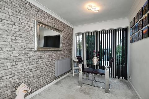 2 bedroom terraced house for sale, Gladstone Drive, Sittingbourne