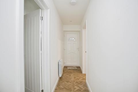 2 bedroom ground floor flat for sale, Lever Road, Rugby