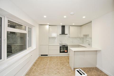 2 bedroom ground floor flat for sale, Lever Road, Rugby