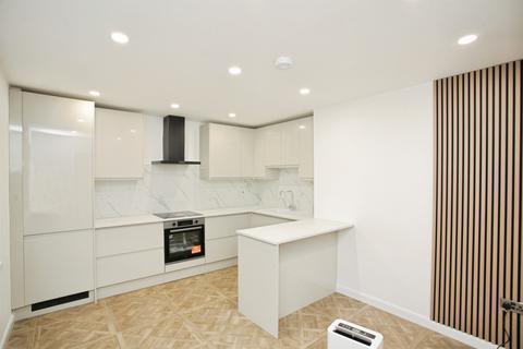 2 bedroom ground floor flat for sale, Lever Road, Rugby
