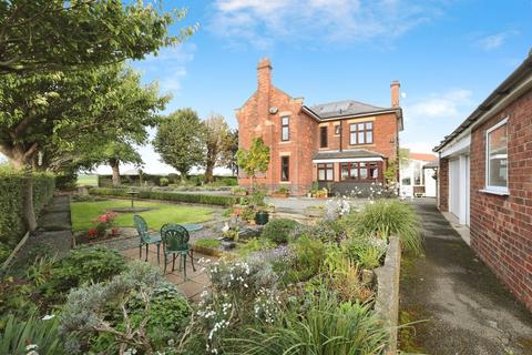 4 bedroom detached house for sale, Walkerith Road, East Stockwith, Gainsborough