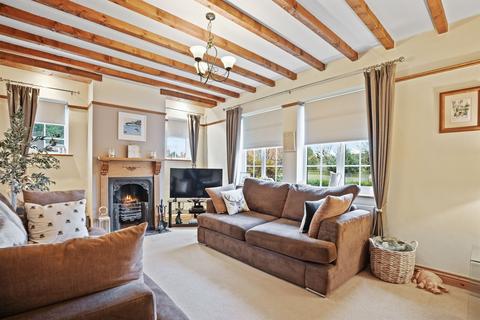 3 bedroom character property for sale, Wisteria Cottage, Warwick