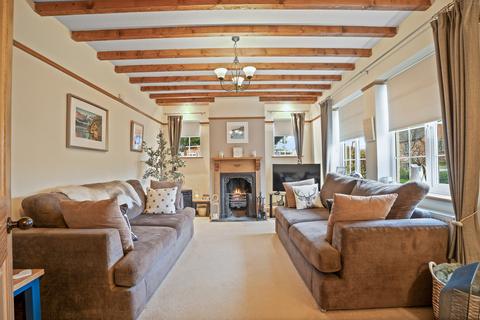 3 bedroom character property for sale, Wisteria Cottage, Warwick