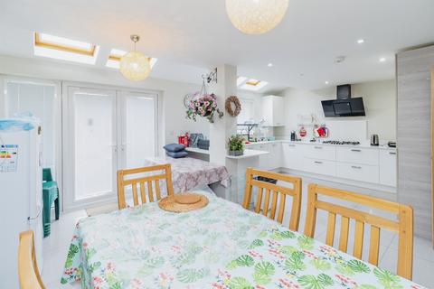 4 bedroom semi-detached house for sale, Broughton Grounds Lane, Brooklands, Milton Keynes