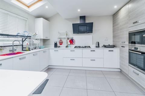 4 bedroom semi-detached house for sale, Broughton Grounds Lane, Brooklands, Milton Keynes