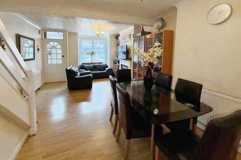 3 bedroom end of terrace house for sale, Cassiobridge Road, Watford