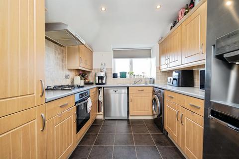 2 bedroom flat for sale, Vixen Court, Hatfield