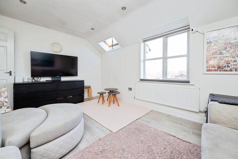 2 bedroom flat for sale, Vixen Court, Hatfield