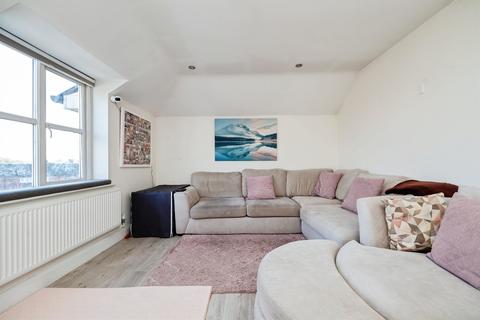 2 bedroom flat for sale, Vixen Court, Hatfield