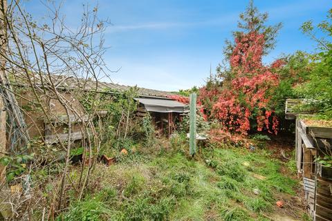 3 bedroom end of terrace house for sale, Windsor Close, Stamford