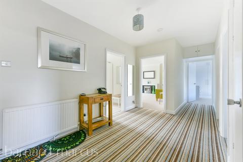 3 bedroom apartment for sale, St Leonards Road, London
