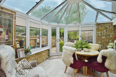 2 bedroom terraced house for sale, High Street, Deanshanger, Milton Keynes
