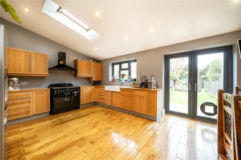3 bedroom terraced house for sale, Empress Avenue, London, E12
