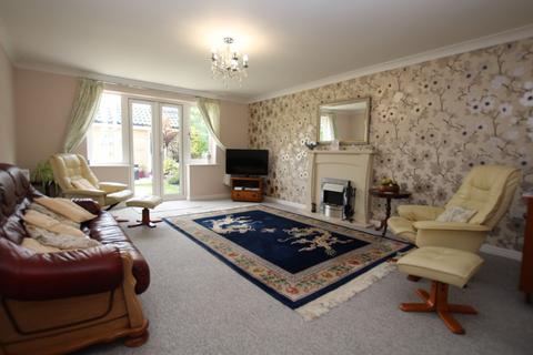 3 bedroom bungalow for sale, Harpers Way, Clacton-on-Sea