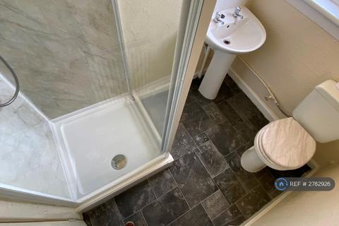 2 bedroom flat to rent, Falkirk Road, Glen Village, Falkirk, FK1