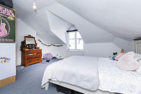 2 bedroom flat to rent, N8