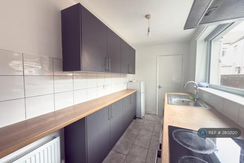 2 bedroom terraced house to rent, Newfield St, Stoke-On-Trent, ST6