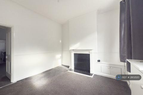 2 bedroom terraced house to rent, Newfield St, Stoke-On-Trent, ST6