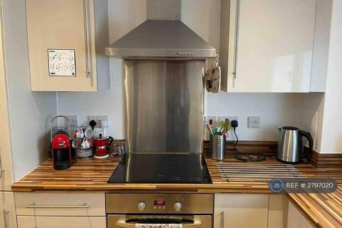 1 bedroom flat to rent, Cornell Square, London, SW8