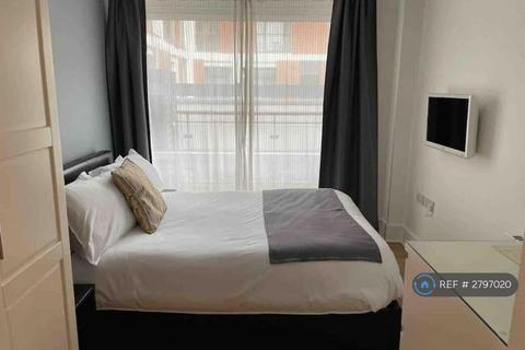 1 bedroom flat to rent, Cornell Square, London, SW8