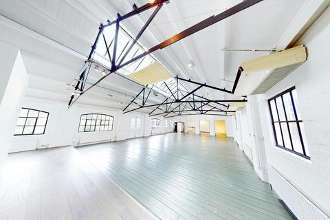 Office to rent, 158 Hurlingham Rd London SW6 3NG