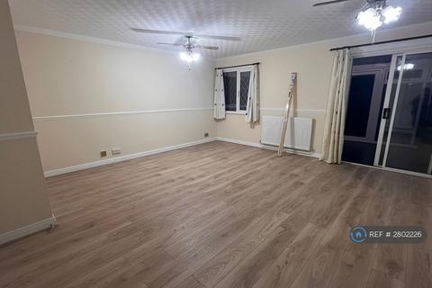 3 bedroom semi-detached house to rent, Devitt Close, Reading, RG2