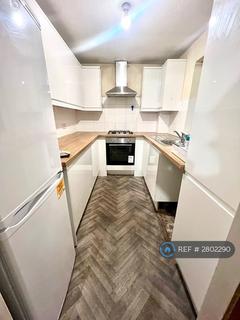 2 bedroom maisonette to rent, Sutton Hall Road, Hounslow, TW5