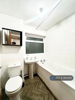 2 bedroom maisonette to rent, Sutton Hall Road, Hounslow, TW5