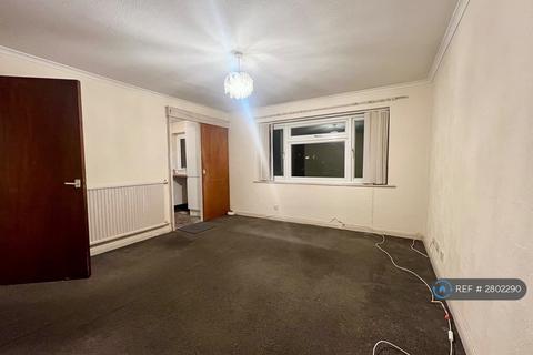 2 bedroom maisonette to rent, Sutton Hall Road, Hounslow, TW5