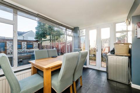 3 bedroom end of terrace house for sale, Morgan Way, Rainham