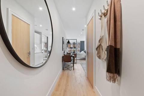 Studio to rent, Coombe Hill House, Beverley Way SW20