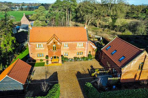 4 bedroom detached house for sale - Snetterton North End, Snetterton, Norwich, Norfolk, NR16 2LD