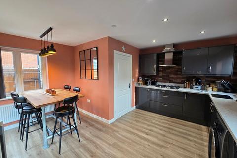 4 bedroom detached house for sale, Tondu, Bridgend, CF32
