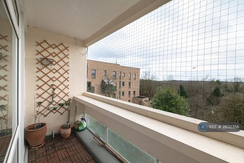 1 bedroom flat to rent, Kimpton House, London, SW15