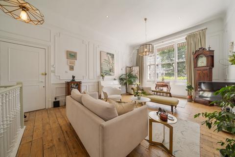 2 bedroom flat for sale, Buckland Crescent, Belsize Park, London NW3