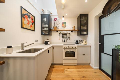 2 bedroom flat for sale, Buckland Crescent, Belsize Park, London NW3