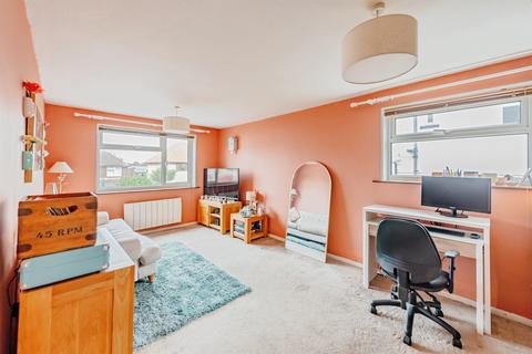 1 bedroom apartment for sale, Earlsbrook Road, Redhill