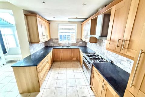 4 bedroom detached house for sale, Syke Road, Burnopfield, Newcastle upon Tyne, Durham, NE16 6JE