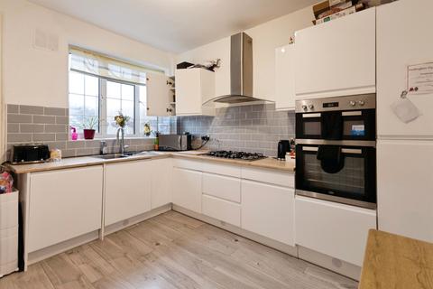 3 bedroom flat for sale, Queens Road, Hastings