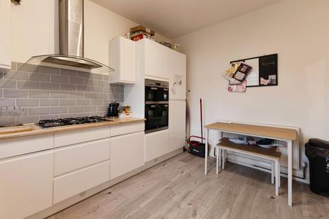 3 bedroom flat for sale, Queens Road, Hastings