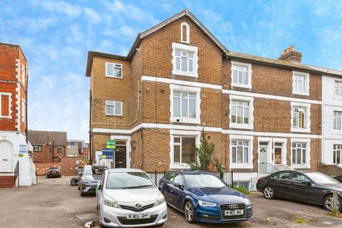 undefined, Hencroft Street South, Slough