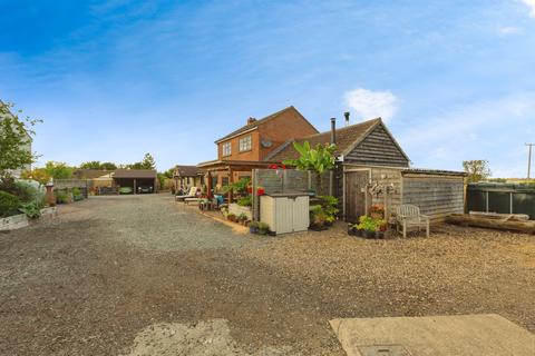 Cheddington Lane, Tring