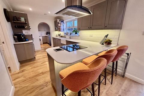 4 bedroom detached house for sale, Minehurst Road, Camberley GU16