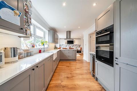 undefined, Minehurst Road, Camberley GU16