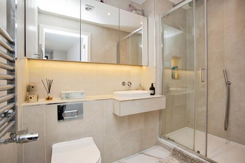 2 bedroom flat for sale, Essoldo Close, HARROW