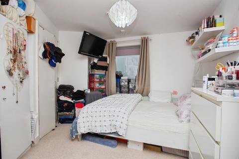1 bedroom flat for sale, Apple Grove, Harrow