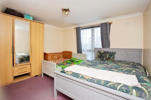 2 bedroom flat for sale, Hirst Crescent, Wembley